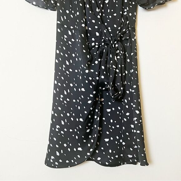 Socialite Flutter Sleeve Wrap Dress In Black/ White Print, Size Small NWOT - Picture 6 of 12